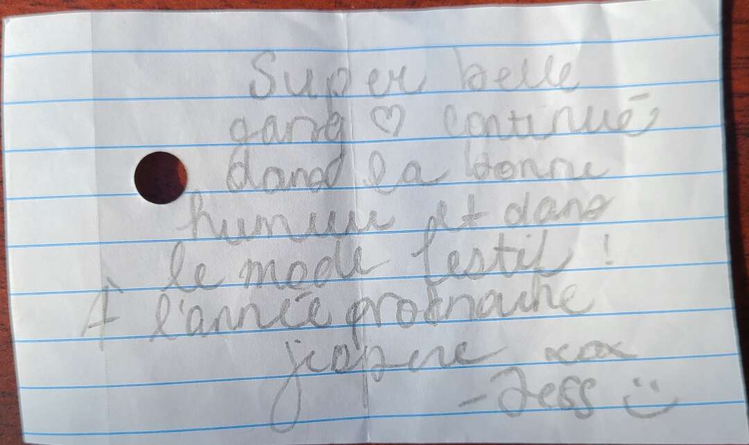 Super belle gang <3 Continué dans la bonne humeur et dans le mode festif ! A l'année prochaine j'espère xox - Jess :)